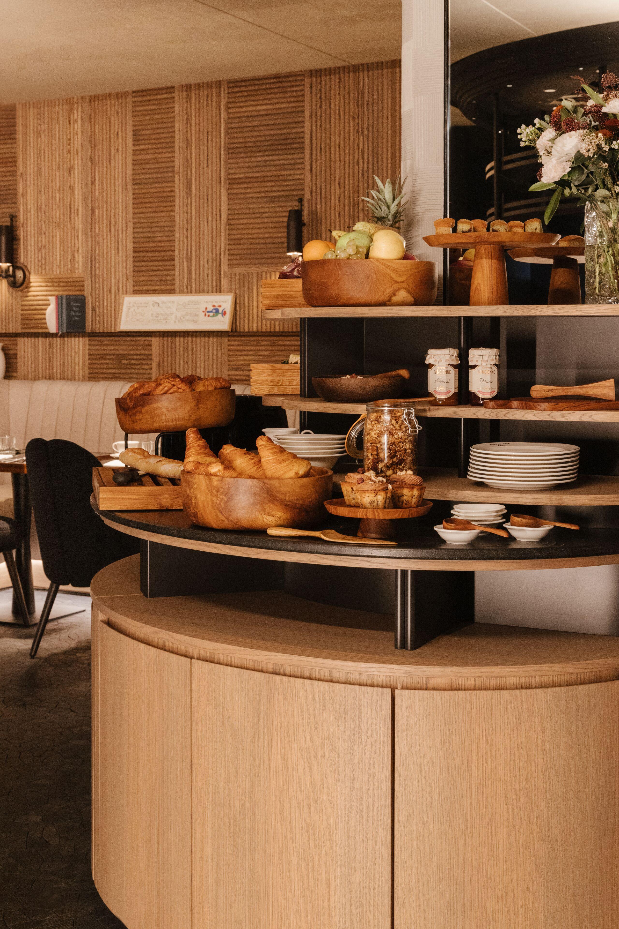 Dame Des Arts Parigi